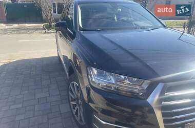 Позашляховик / Кросовер Audi Q7 2015 в 