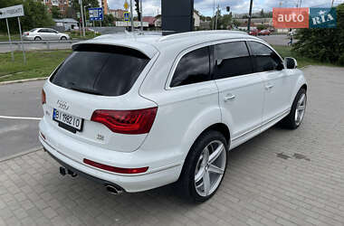 Позашляховик / Кросовер Audi Q7 2013 в 