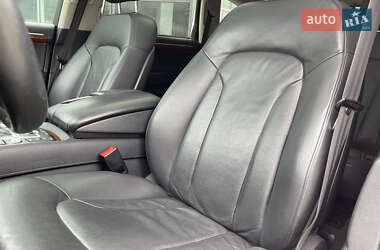 Позашляховик / Кросовер Audi Q7 2013 в 