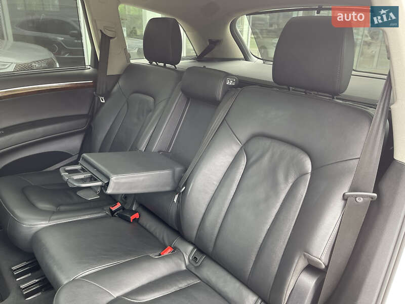 Внедорожник / Кроссовер Audi Q7 2013 в Полтаве