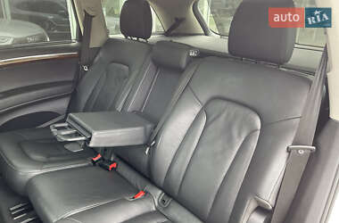 Позашляховик / Кросовер Audi Q7 2013 в 