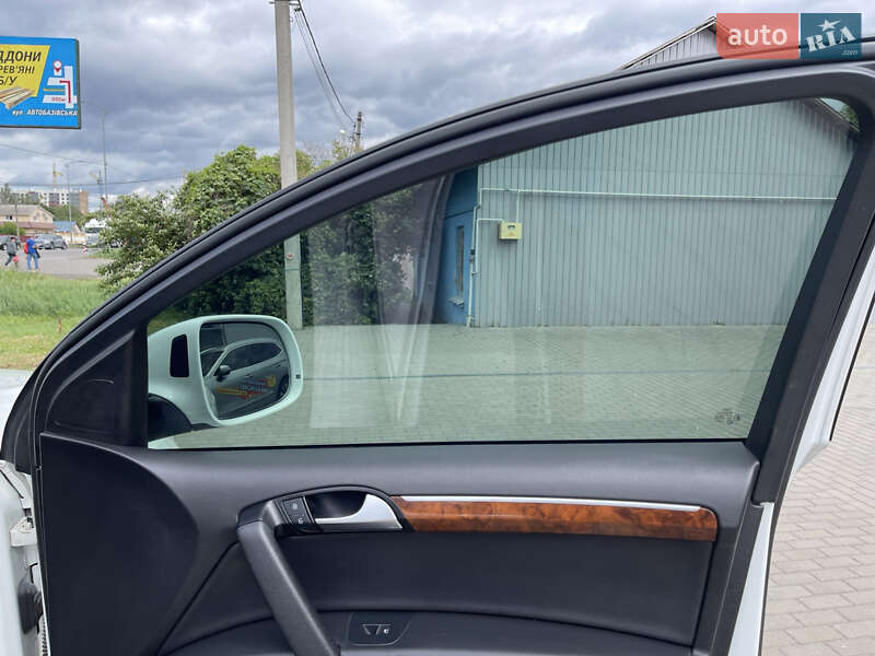 Внедорожник / Кроссовер Audi Q7 2013 в Полтаве