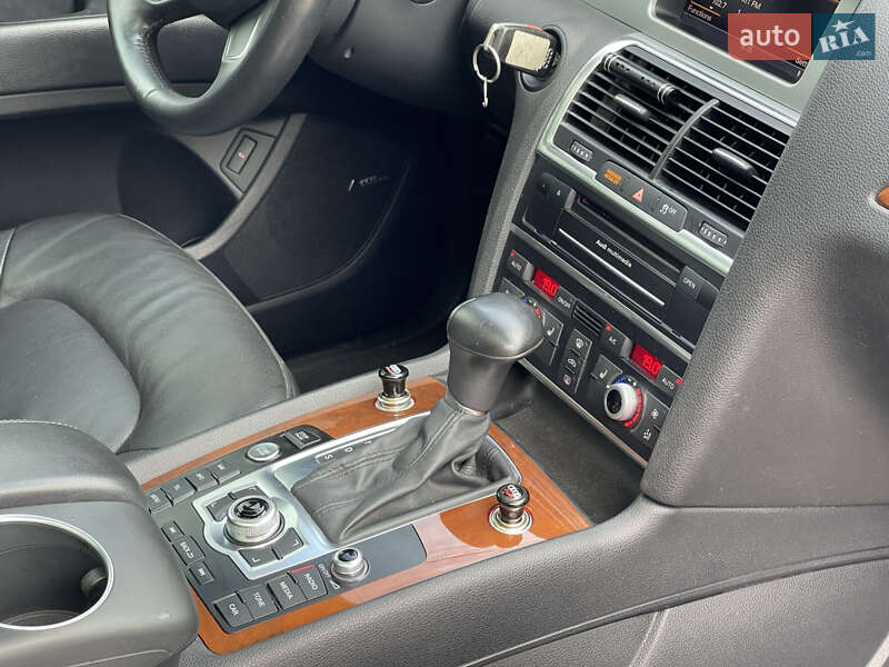 Внедорожник / Кроссовер Audi Q7 2013 в Полтаве