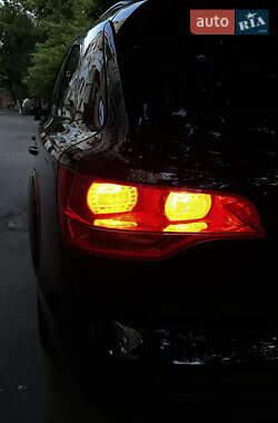 Внедорожник / Кроссовер Audi Q7 2009 в 