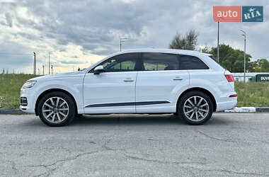 Внедорожник / Кроссовер Audi Q7 2016 в 