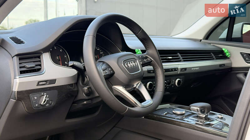 Внедорожник / Кроссовер Audi Q7 2016 в Киеве