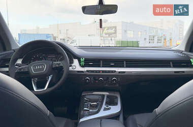 Внедорожник / Кроссовер Audi Q7 2016 в 