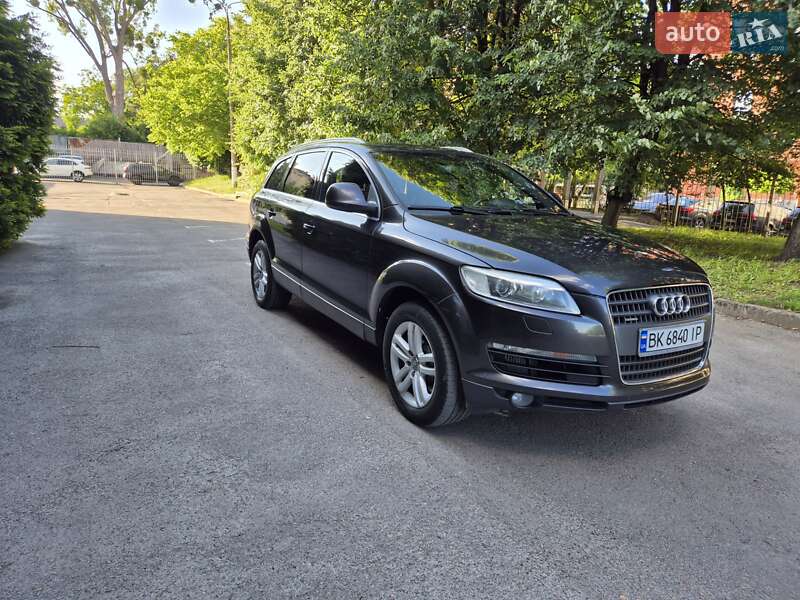 Внедорожник / Кроссовер Audi Q7 2007 в Ровно