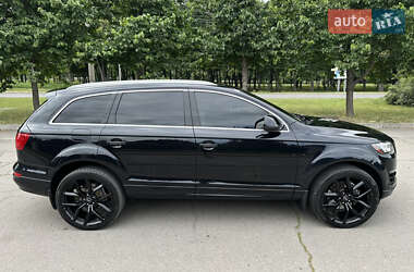 Позашляховик / Кросовер Audi Q7 2012 в 