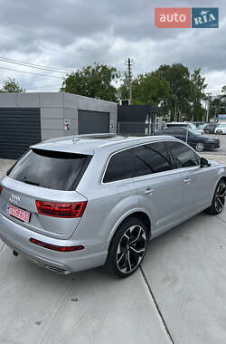 Внедорожник / Кроссовер Audi Q7 2019 в 