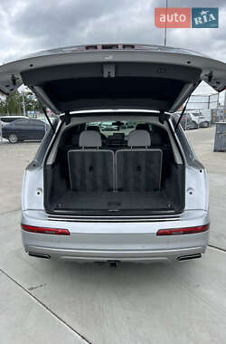 Внедорожник / Кроссовер Audi Q7 2019 в 