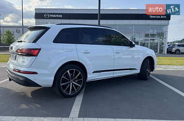 Внедорожник / Кроссовер Audi Q7 2021 в 