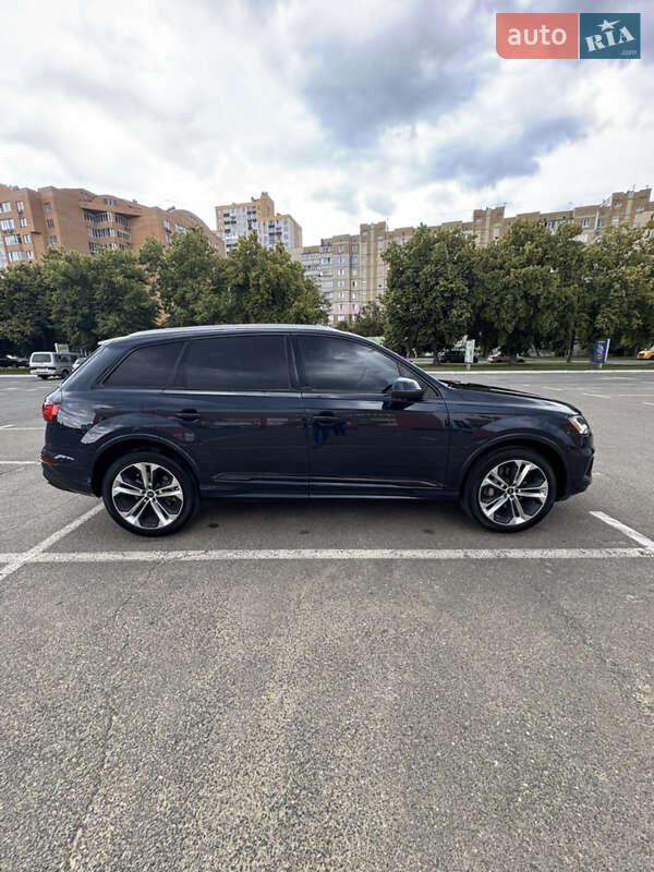 Позашляховик / Кросовер Audi Q7 2023 в Києві