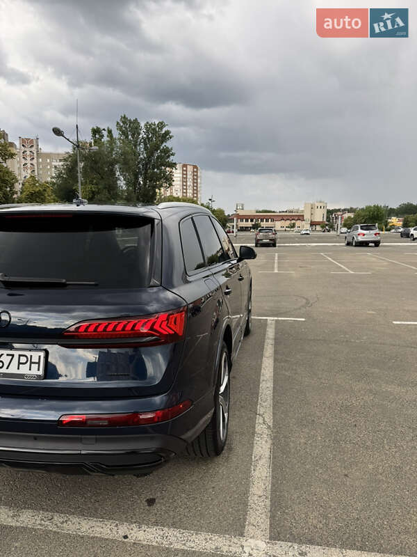 Позашляховик / Кросовер Audi Q7 2023 в Києві