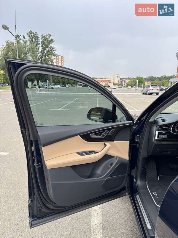 Позашляховик / Кросовер Audi Q7 2023 в Києві
