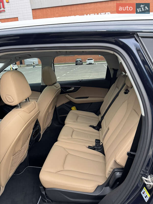 Позашляховик / Кросовер Audi Q7 2023 в Києві