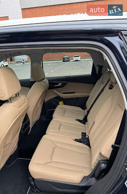 Внедорожник / Кроссовер Audi Q7 2023 в 