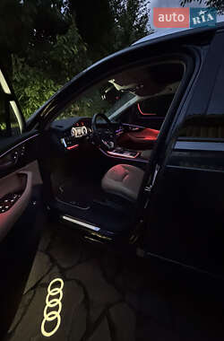 Внедорожник / Кроссовер Audi Q7 2023 в 