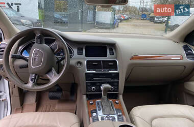 Внедорожник / Кроссовер Audi Q7 2014 в 