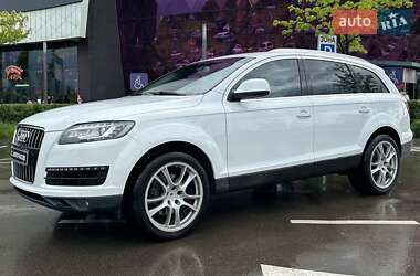 Позашляховик / Кросовер Audi Q7 2013 в 