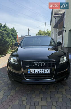 Позашляховик / Кросовер Audi Q7 2006 в 
