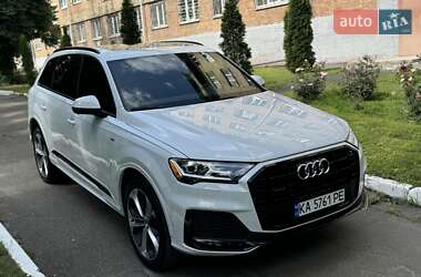 Внедорожник / Кроссовер Audi Q7 2021 в 