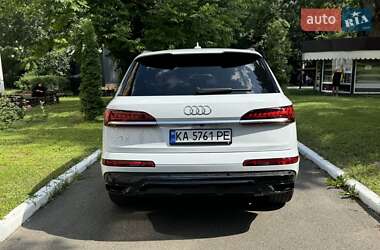 Внедорожник / Кроссовер Audi Q7 2021 в 