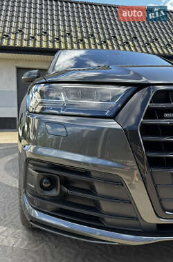 Внедорожник / Кроссовер Audi Q7 2018 в 