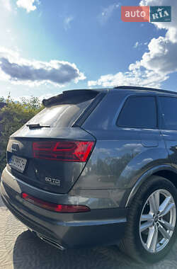 Внедорожник / Кроссовер Audi Q7 2018 в 