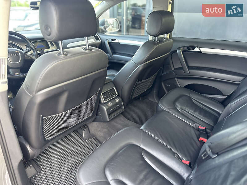 Позашляховик / Кросовер Audi Q7 2009 в Рівному