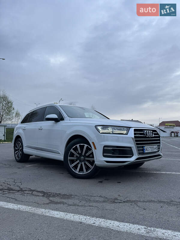 Позашляховик / Кросовер Audi Q7 2017 в Ужгороді
