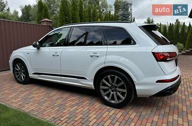 Внедорожник / Кроссовер Audi Q7 2020 в 