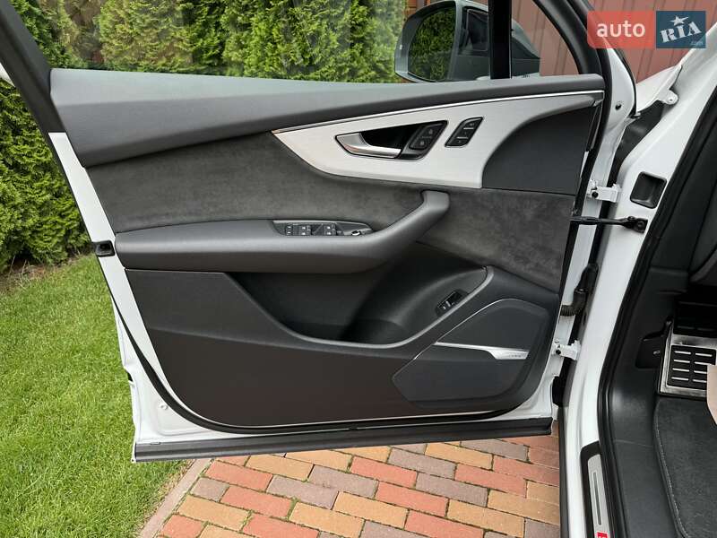 Внедорожник / Кроссовер Audi Q7 2020 в Киеве