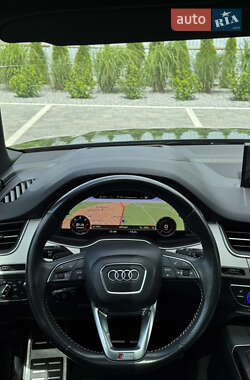 Внедорожник / Кроссовер Audi Q7 2017 в 