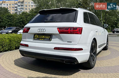 Внедорожник / Кроссовер Audi Q7 2017 в 