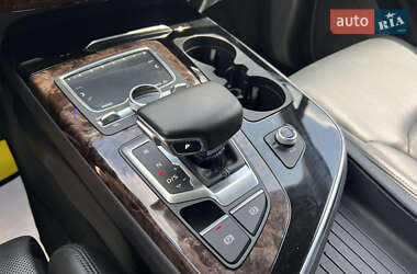 Внедорожник / Кроссовер Audi Q7 2017 в 