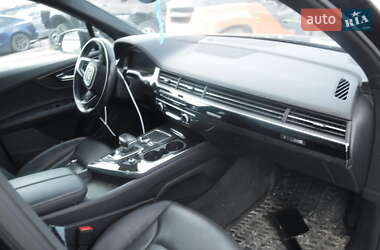 Внедорожник / Кроссовер Audi Q7 2018 в 