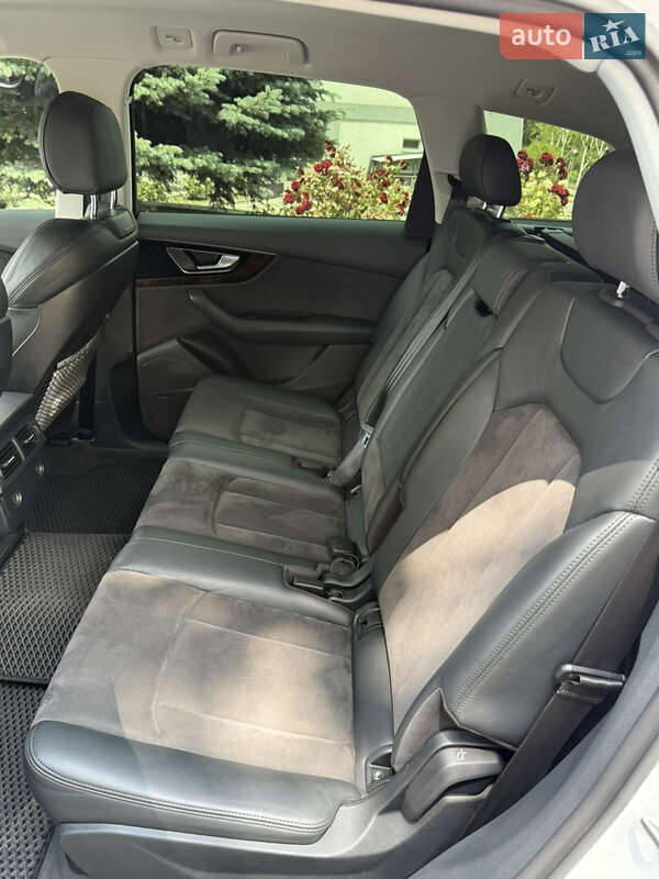 Внедорожник / Кроссовер Audi Q7 2016 в Запорожье