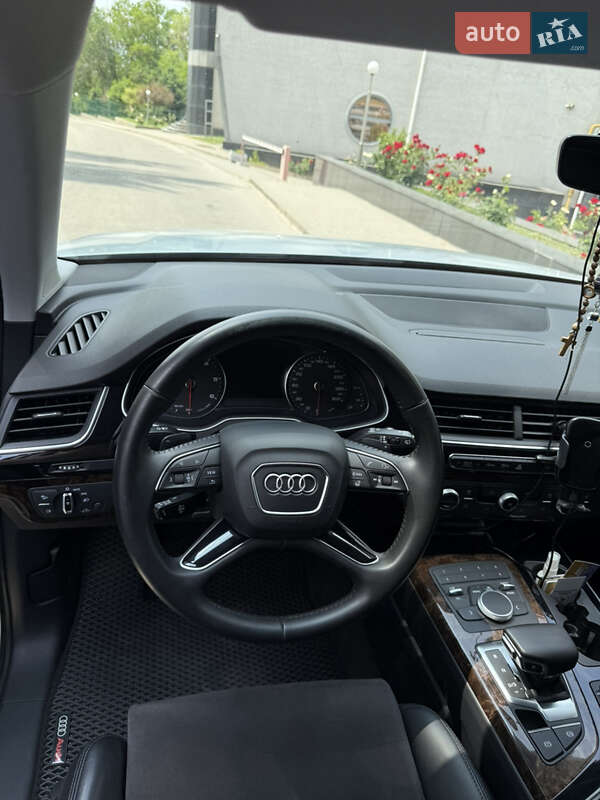 Внедорожник / Кроссовер Audi Q7 2016 в Запорожье
