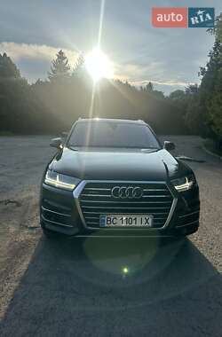 Внедорожник / Кроссовер Audi Q7 2017 в 