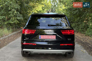 Внедорожник / Кроссовер Audi Q7 2017 в 