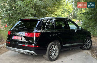 Внедорожник / Кроссовер Audi Q7 2017 в 