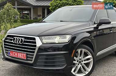 Внедорожник / Кроссовер Audi Q7 2017 в 