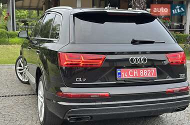 Внедорожник / Кроссовер Audi Q7 2017 в 
