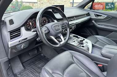 Внедорожник / Кроссовер Audi Q7 2017 в 