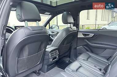 Внедорожник / Кроссовер Audi Q7 2017 в 