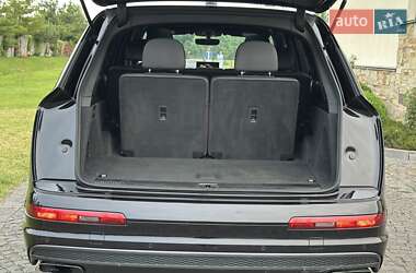 Внедорожник / Кроссовер Audi Q7 2017 в 