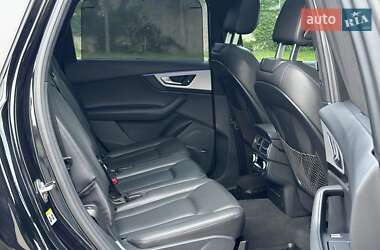 Внедорожник / Кроссовер Audi Q7 2017 в 