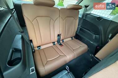 Внедорожник / Кроссовер Audi Q7 2020 в 