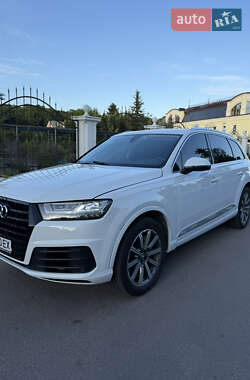 Позашляховик / Кросовер Audi Q7 2017 в 